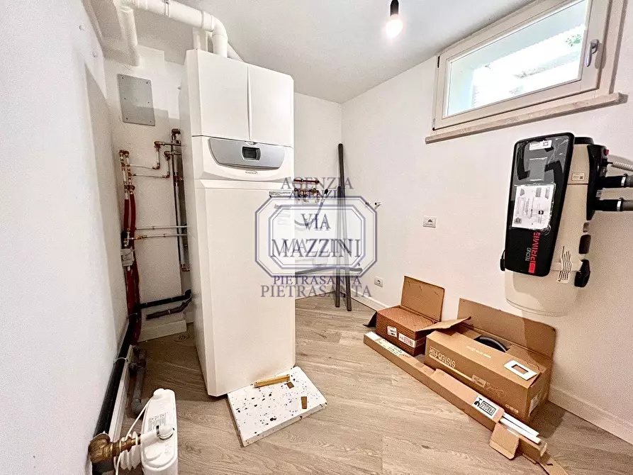 Immagine 26 di Villa in vendita  a Pietrasanta
