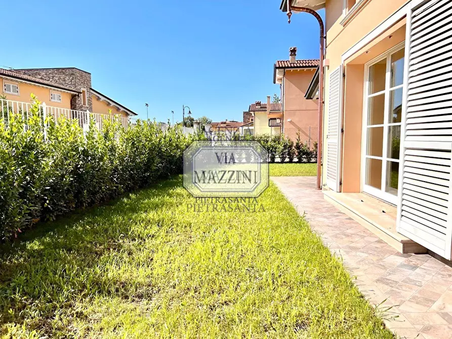 Immagine 36 di Villa in vendita  a Pietrasanta