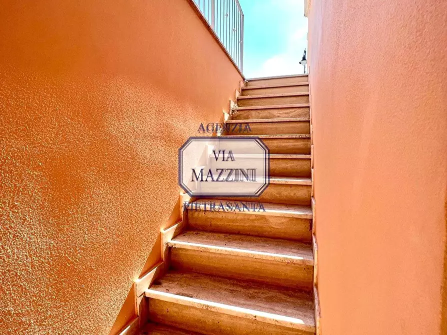 Immagine 38 di Villa in vendita  a Pietrasanta