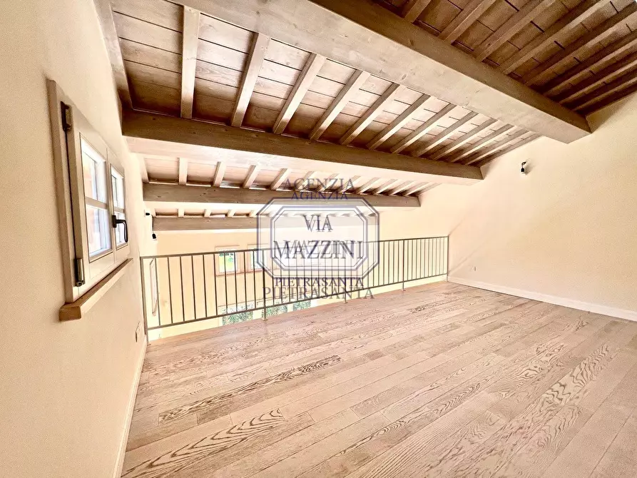 Immagine 12 di Villa in vendita  a Pietrasanta