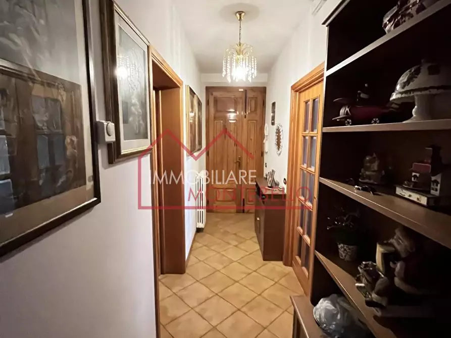 Immagine 25 di Villa in vendita  a Camaiore