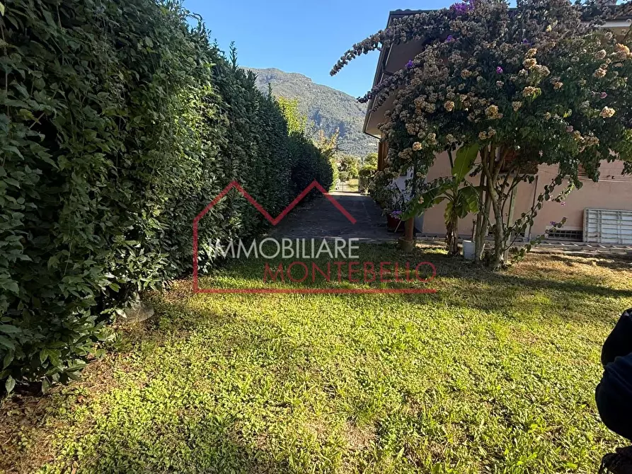 Immagine 32 di Villa in vendita  a Camaiore