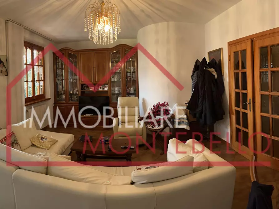 Immagine 21 di Villa in vendita  a Camaiore