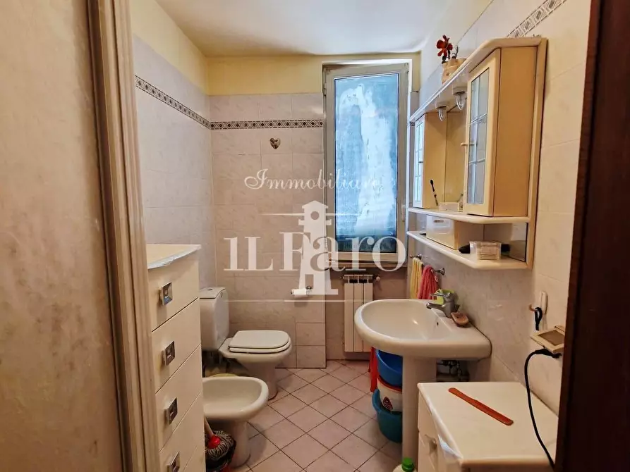 Immagine 23 di Appartamento in vendita  a Campi Bisenzio