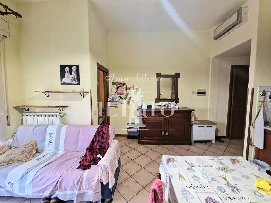 Immagine 5 di Appartamento in vendita  a Campi Bisenzio