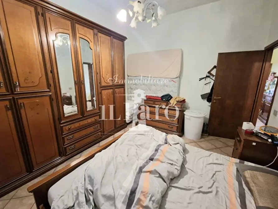 Immagine 10 di Appartamento in vendita  a Campi Bisenzio