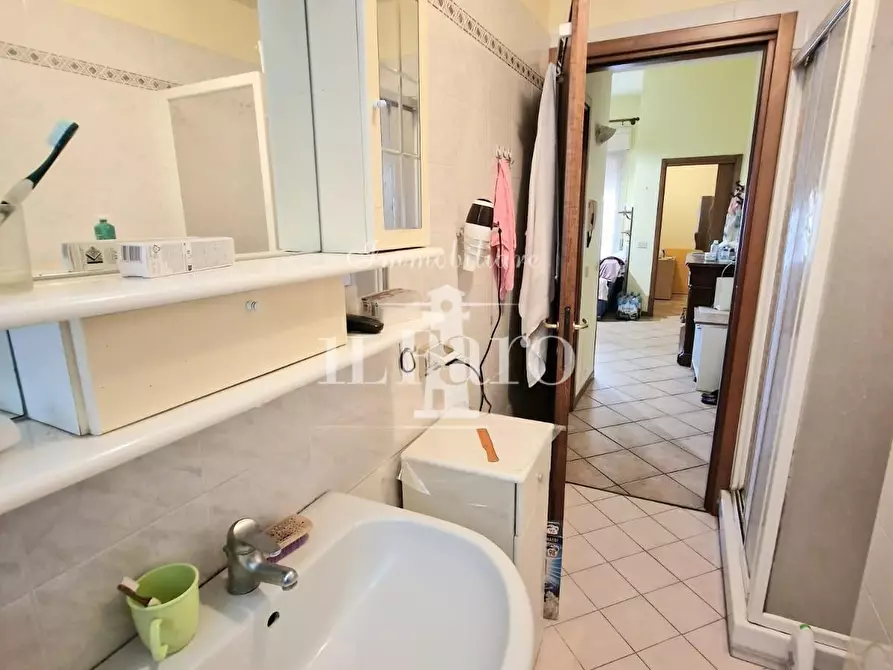 Immagine 22 di Appartamento in vendita  a Campi Bisenzio