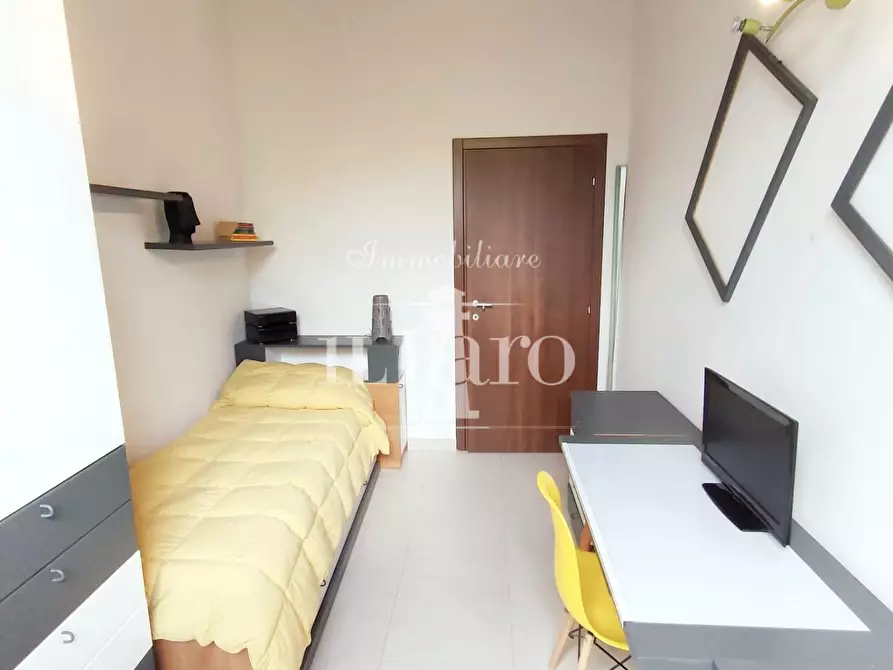 Immagine 10 di Appartamento in vendita  a Campi Bisenzio