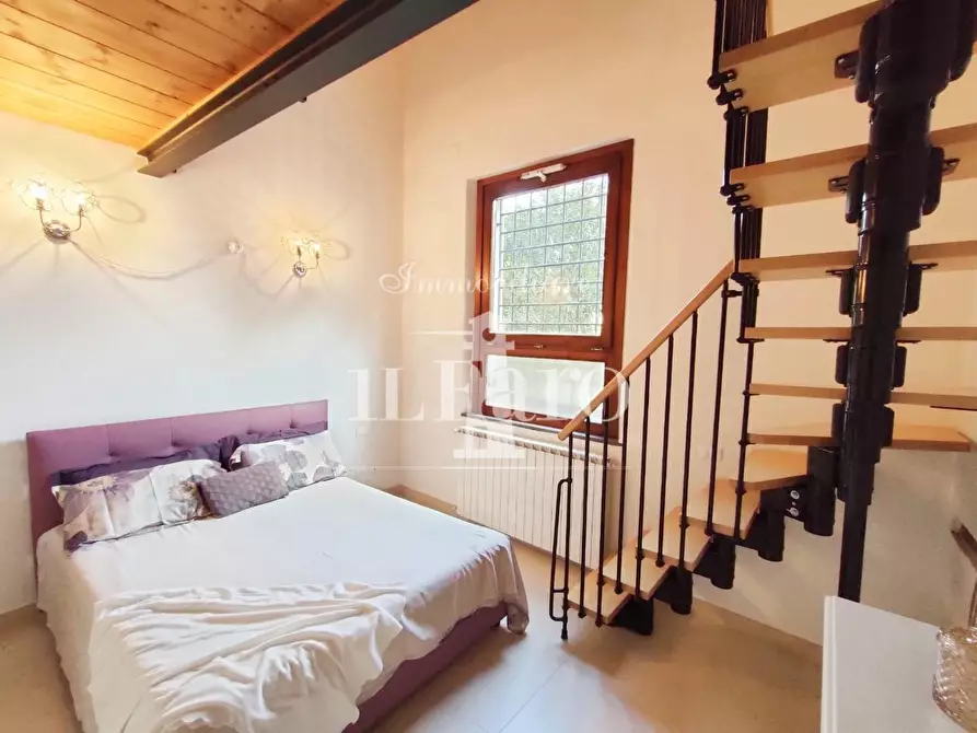 Immagine 8 di Appartamento in vendita  a Campi Bisenzio