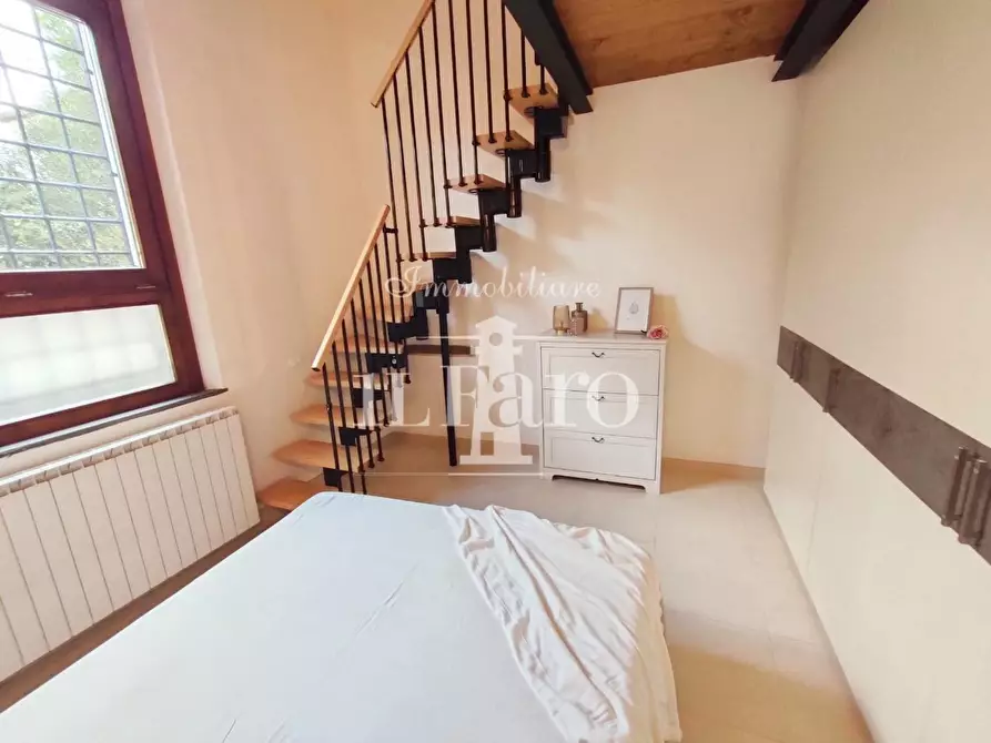 Immagine 7 di Appartamento in vendita  a Campi Bisenzio