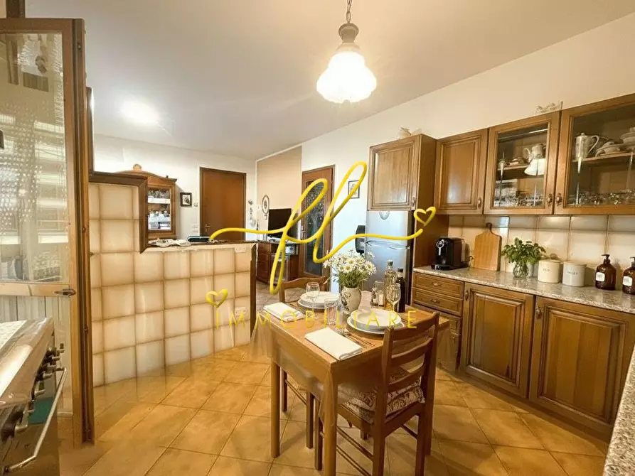 Immagine 1 di Appartamento in vendita  a Suvereto