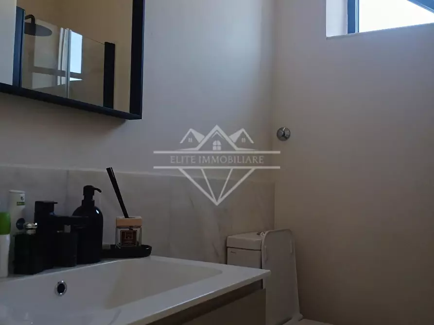 Immagine 10 di Appartamento in vendita  a Carrara