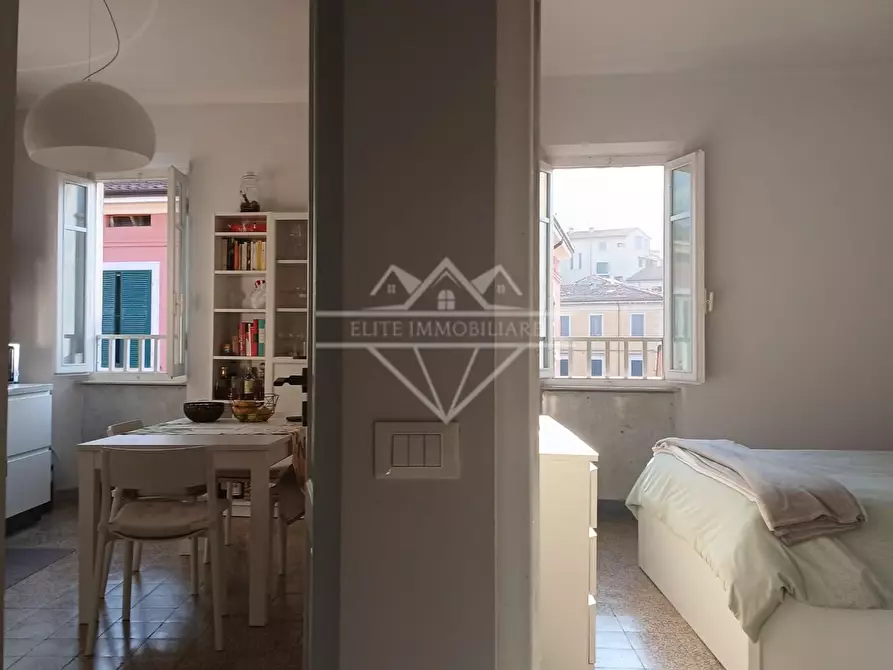 Immagine 2 di Appartamento in vendita  a Carrara