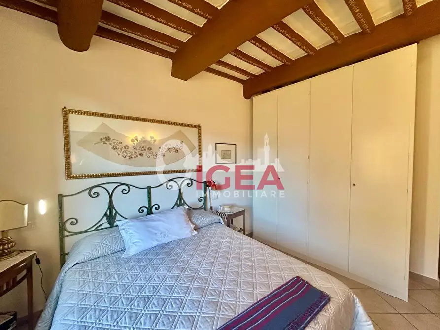 Immagine 8 di Appartamento in vendita  a Siena