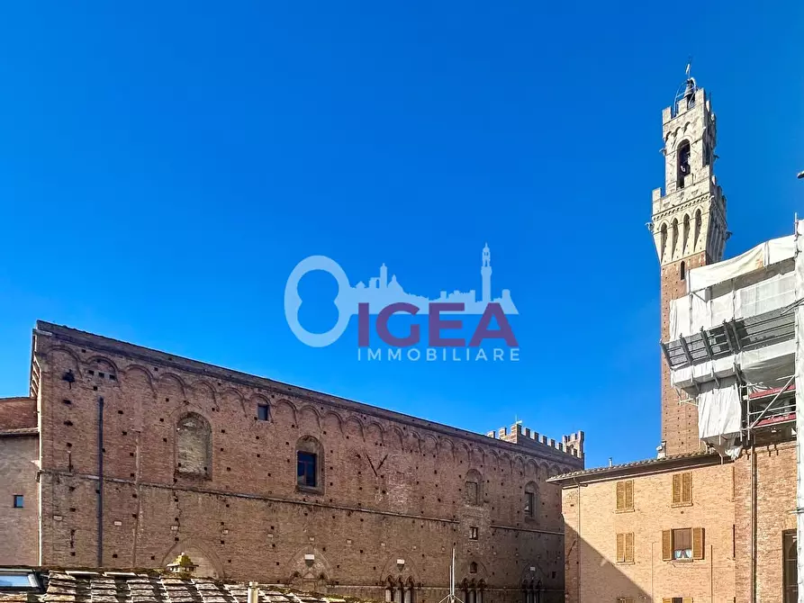 Immagine 9 di Appartamento in vendita  a Siena