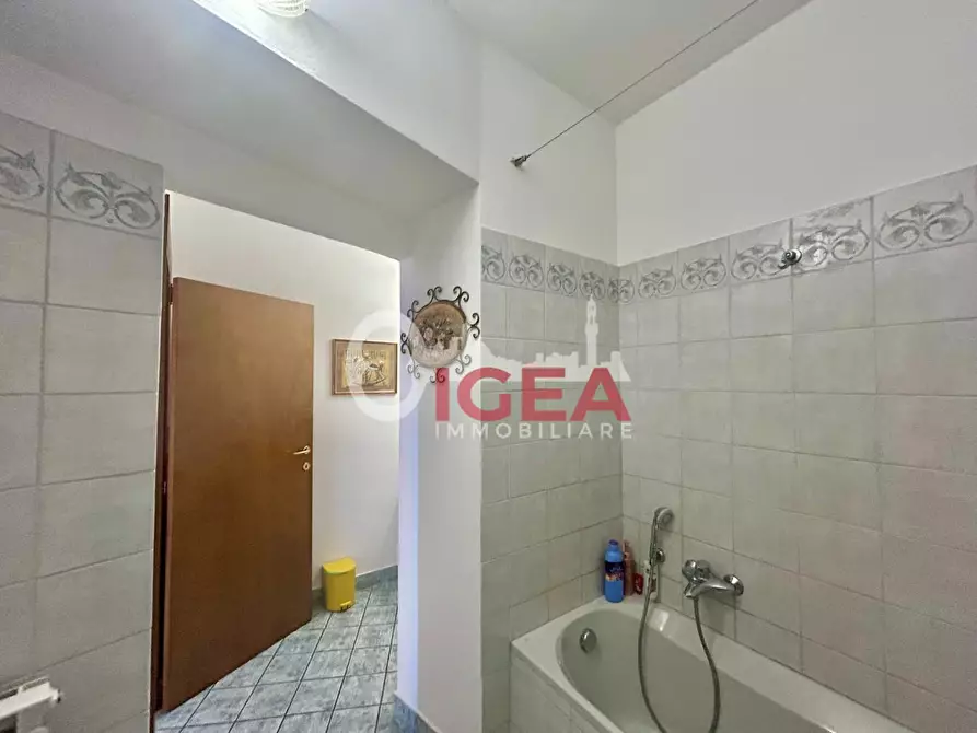 Immagine 19 di Appartamento in vendita  a Siena