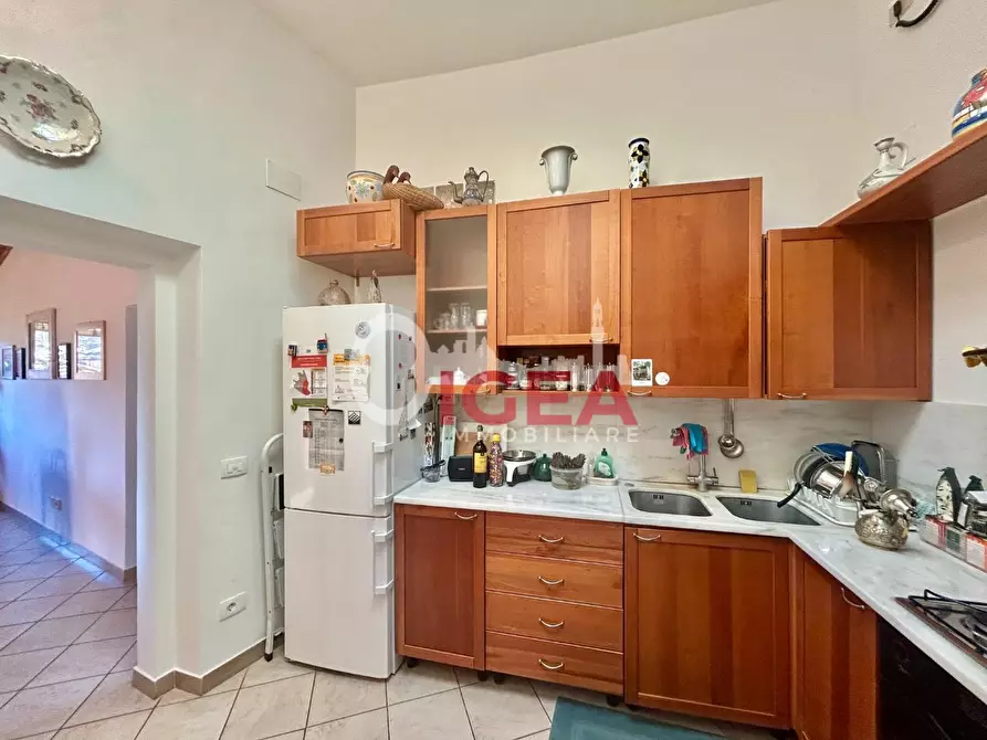 Immagine 10 di Appartamento in vendita  a Siena