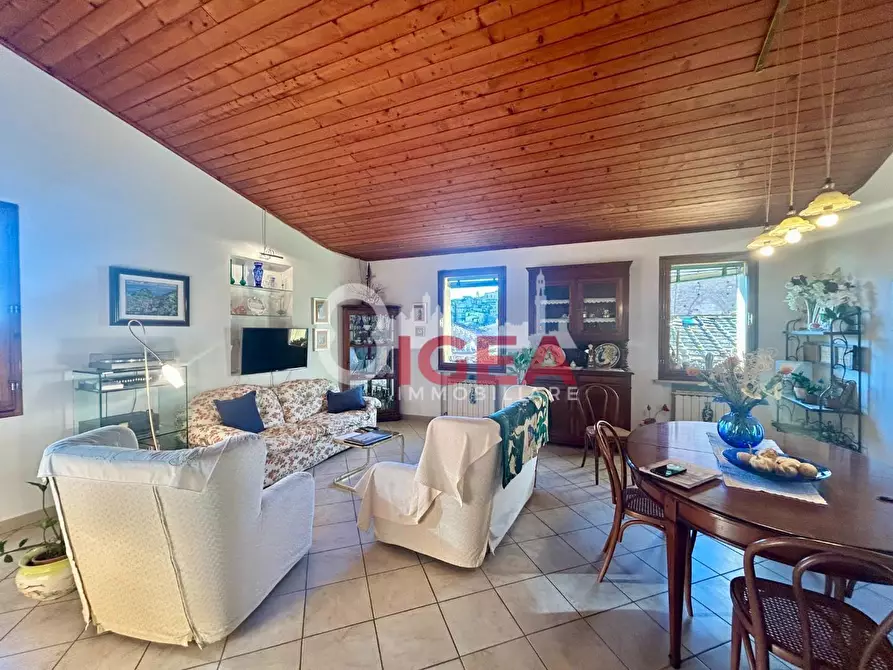 Immagine 4 di Appartamento in vendita  a Siena