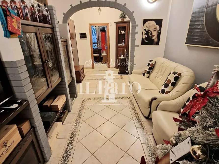 Immagine 15 di Appartamento in vendita  a Campi Bisenzio