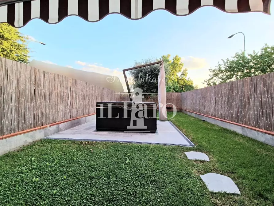 Immagine 2 di Appartamento in vendita  a Campi Bisenzio