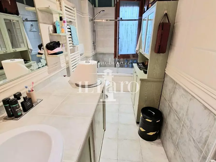 Immagine 27 di Appartamento in vendita  a Campi Bisenzio