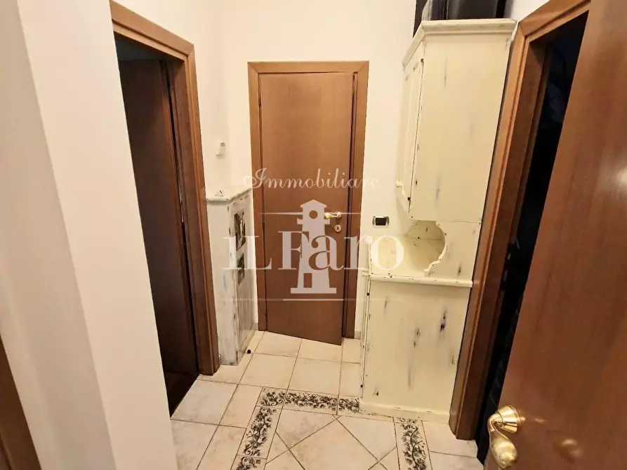 Immagine 13 di Appartamento in vendita  a Campi Bisenzio