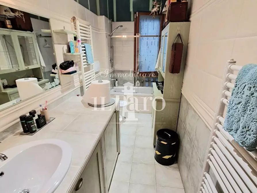 Immagine 28 di Appartamento in vendita  a Campi Bisenzio