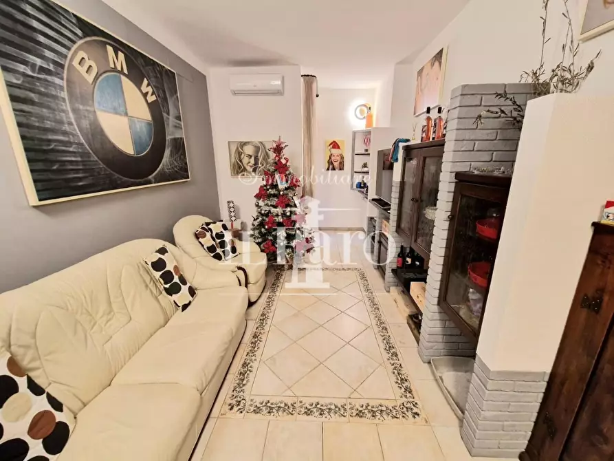 Immagine 16 di Appartamento in vendita  a Campi Bisenzio