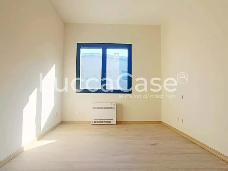 Immagine 8 di Ufficio in affitto  a Capannori