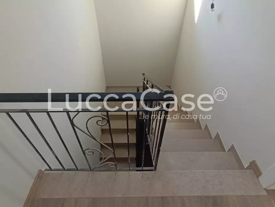 Immagine 9 di Ufficio in affitto  a Capannori