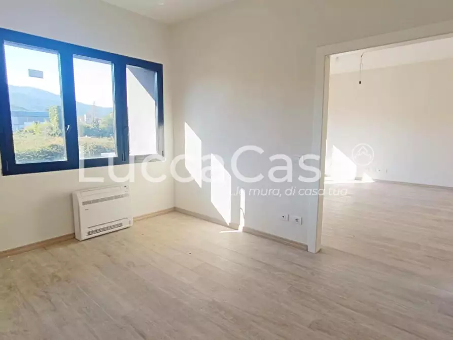 Immagine 3 di Ufficio in affitto  a Capannori