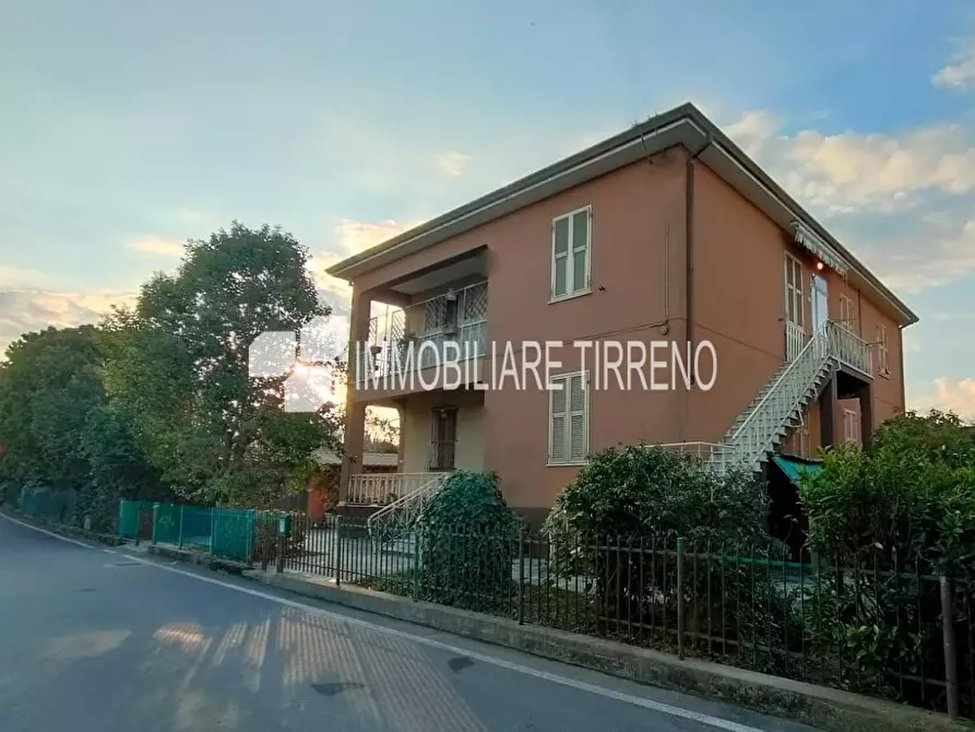 Immagine 1 di Palazzo in vendita  a Ameglia