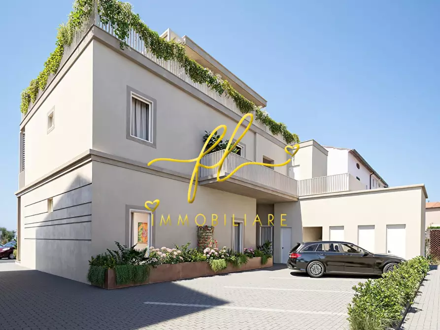 Immagine 3 di Appartamento in vendita  a Cecina