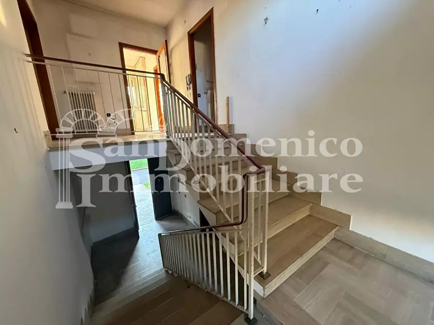 Immagine 2 di Villa in vendita  a Pisa