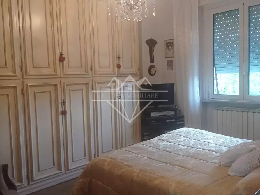 Immagine 7 di Appartamento in vendita  a Carrara