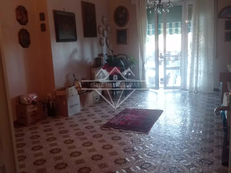 Immagine 2 di Appartamento in vendita  a Carrara