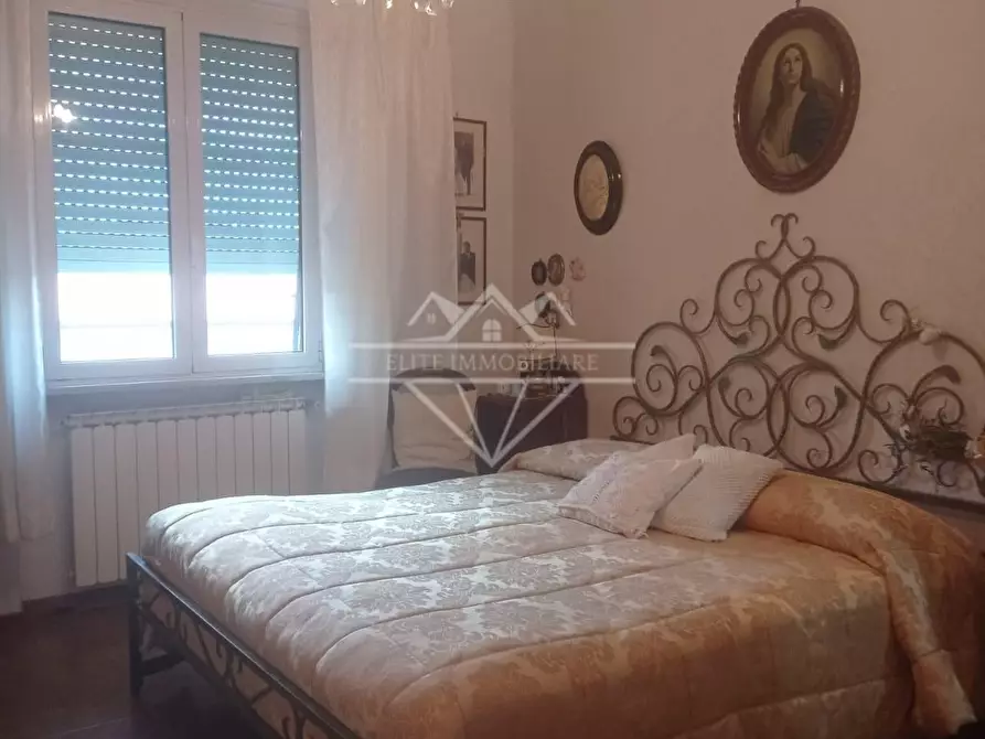 Immagine 8 di Appartamento in vendita  a Carrara