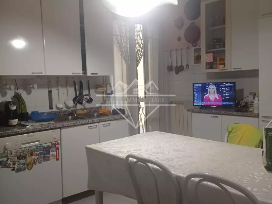 Immagine 11 di Appartamento in vendita  a Carrara