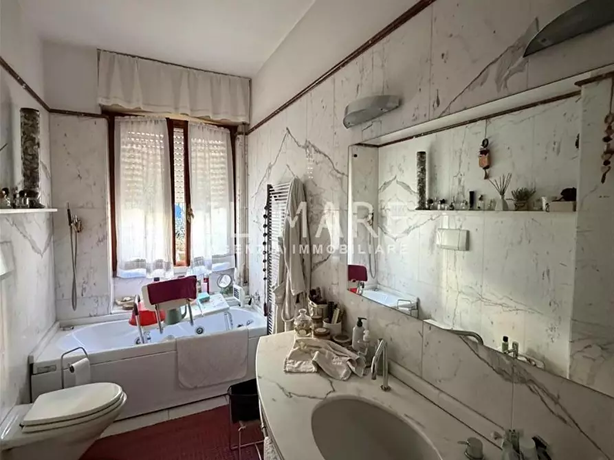 Immagine 11 di Appartamento in vendita  a Massa