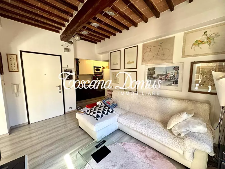 Immagine 2 di Appartamento in vendita  a Siena