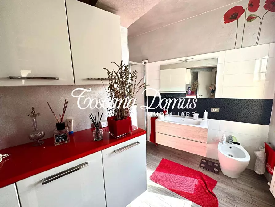 Immagine 9 di Appartamento in vendita  a Siena