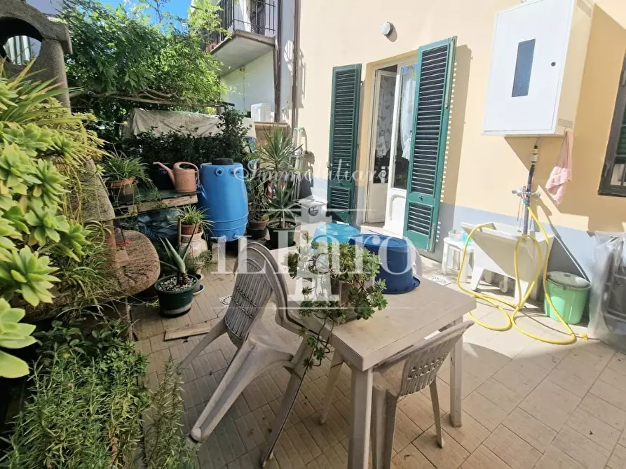 Immagine 1 di Terratetto in vendita  a Campi Bisenzio