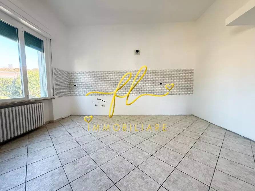 Immagine 7 di Appartamento in vendita  a Cecina