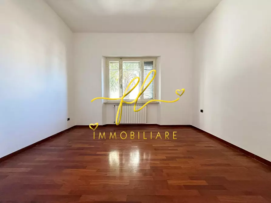 Immagine 13 di Appartamento in vendita  a Cecina