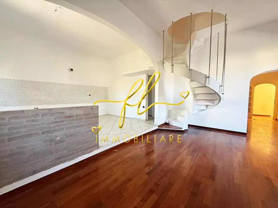 Immagine 4 di Appartamento in vendita  a Cecina