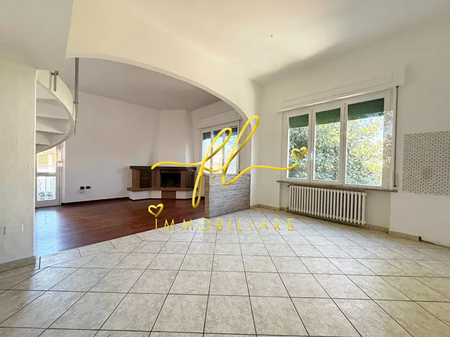 Immagine 5 di Appartamento in vendita  a Cecina