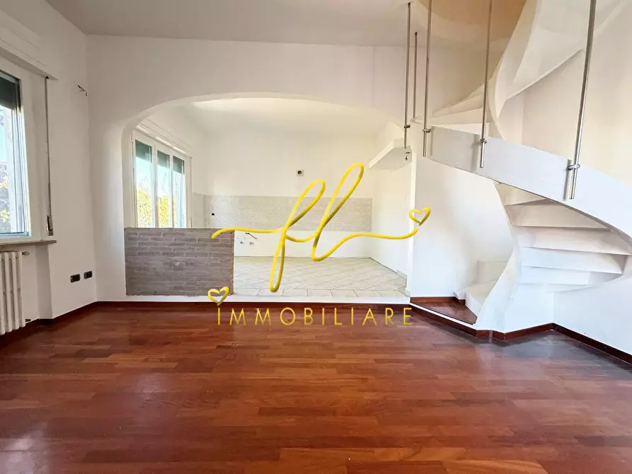 Immagine 3 di Appartamento in vendita  a Cecina