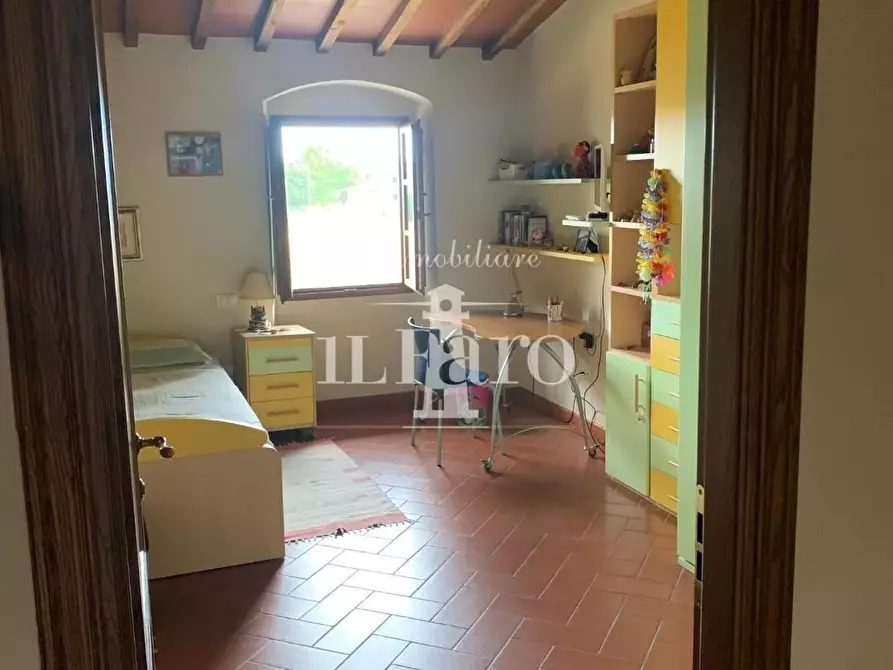 Immagine 12 di Porzione di casa in vendita  a Campi Bisenzio