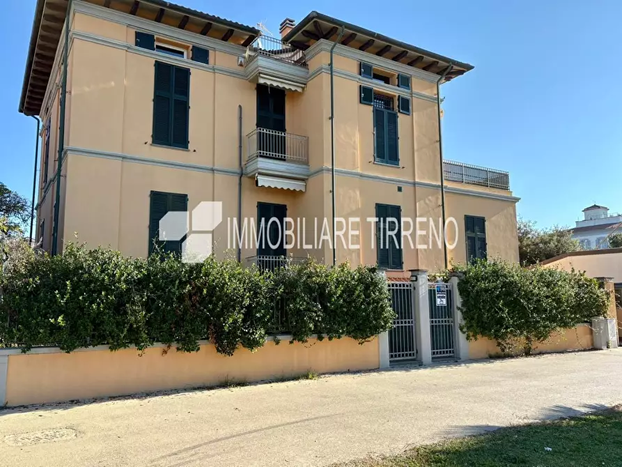 Immagine 13 di Appartamento in vendita  a Massa