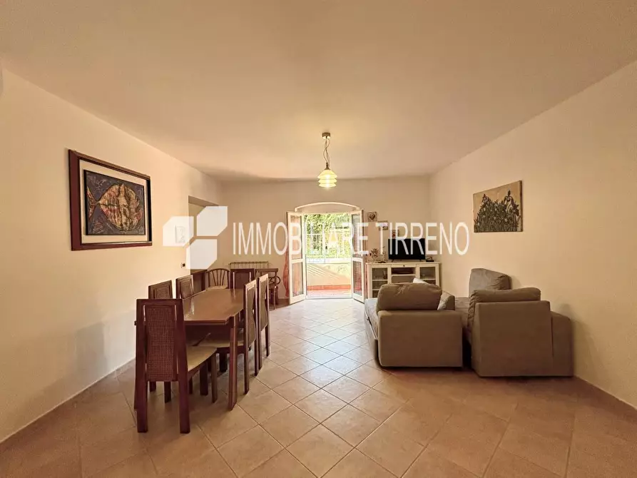 Immagine 5 di Appartamento in vendita  a Massa